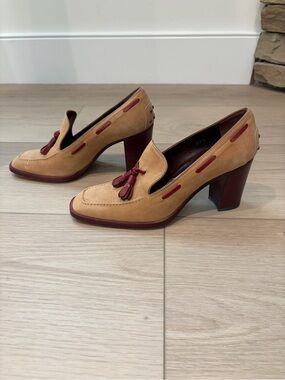 Tod's Tan Suede Tassel Block Heel Loafers with Burgundy Trim